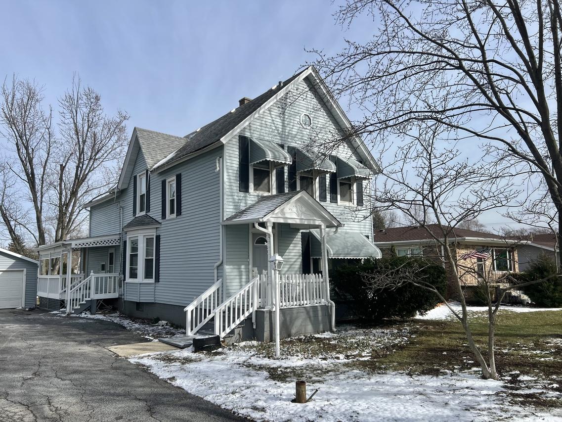 7113 Clarendon Hills Rd., Darien, IL 60561