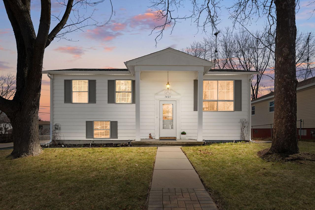 1421 Barberry Ln., Round Lake Beach, IL 60073