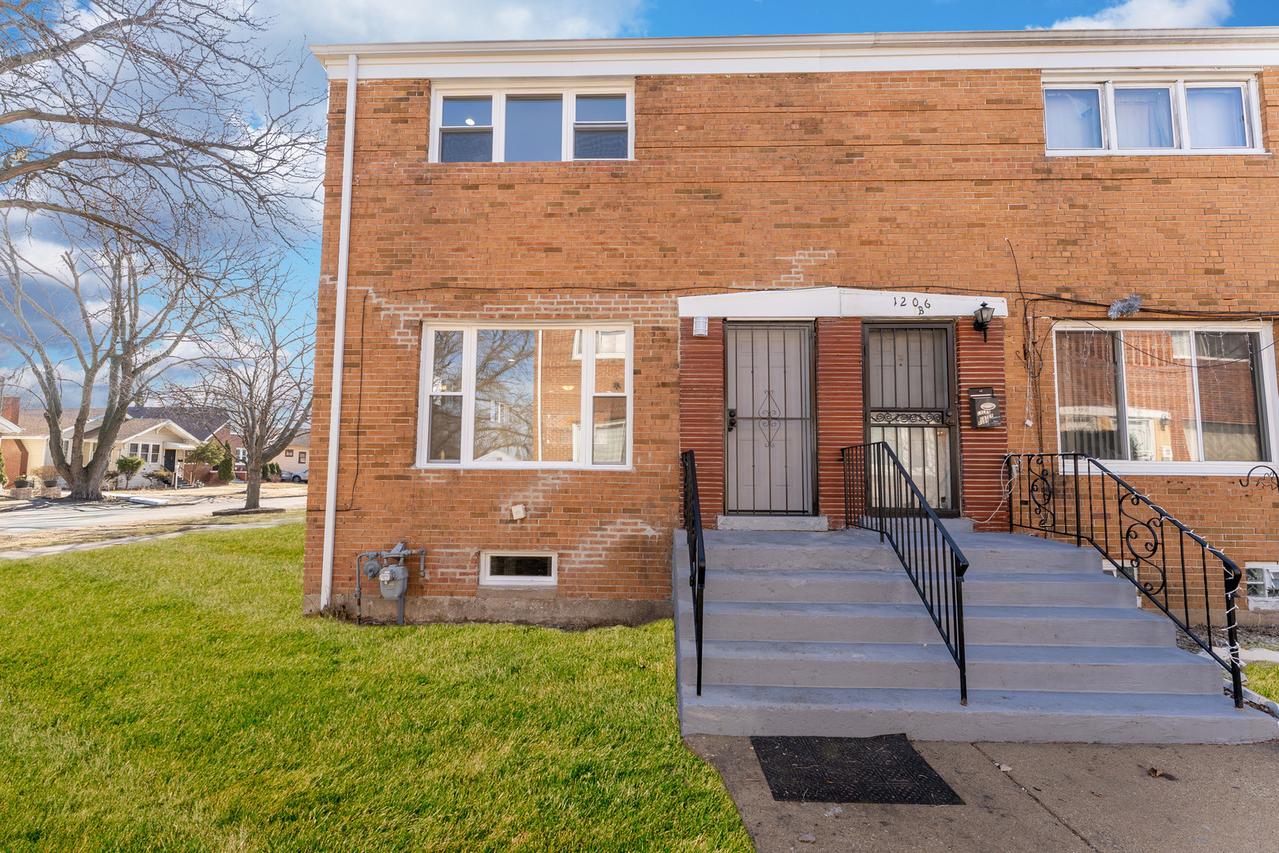 1206 S 16th Ave. #A, Maywood, IL 60153