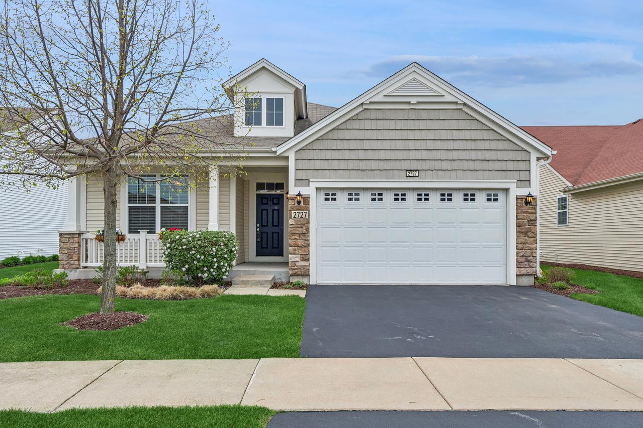 2727 Northmoor Dr., Naperville, IL 60564