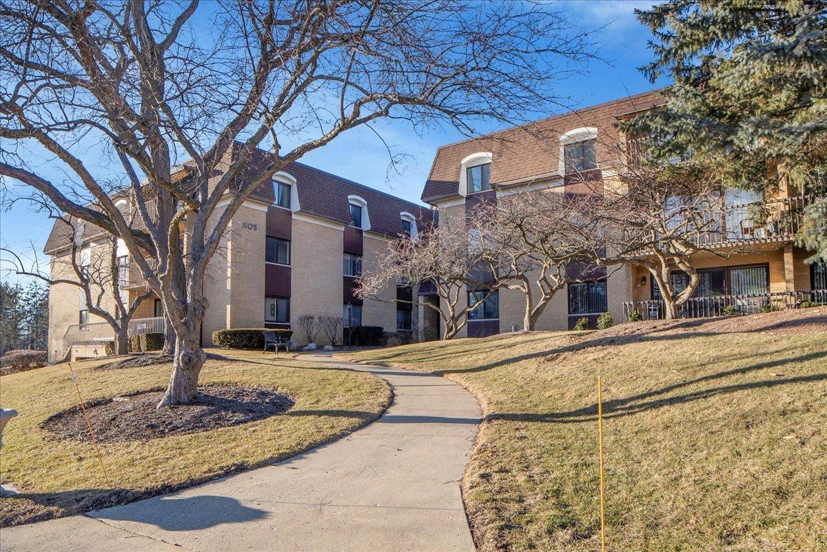 1105 N Mill St. #315, Naperville, IL 60563