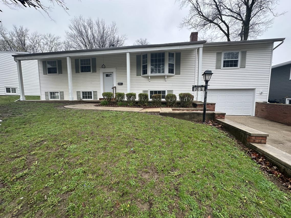 1406 Searle Dr., Normal, IL 61761