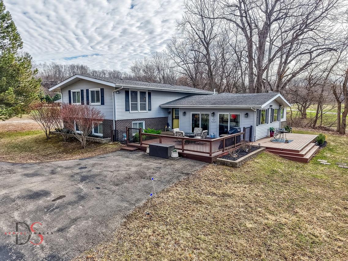 152 Beachview Ct., Varna, IL 61375