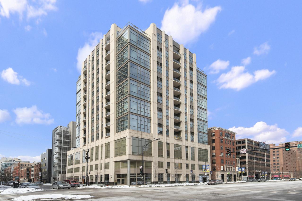 150 W Superior St. #1002, Chicago, IL 60610