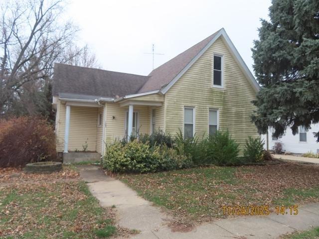 103 1st St., Bradford, IL 61421