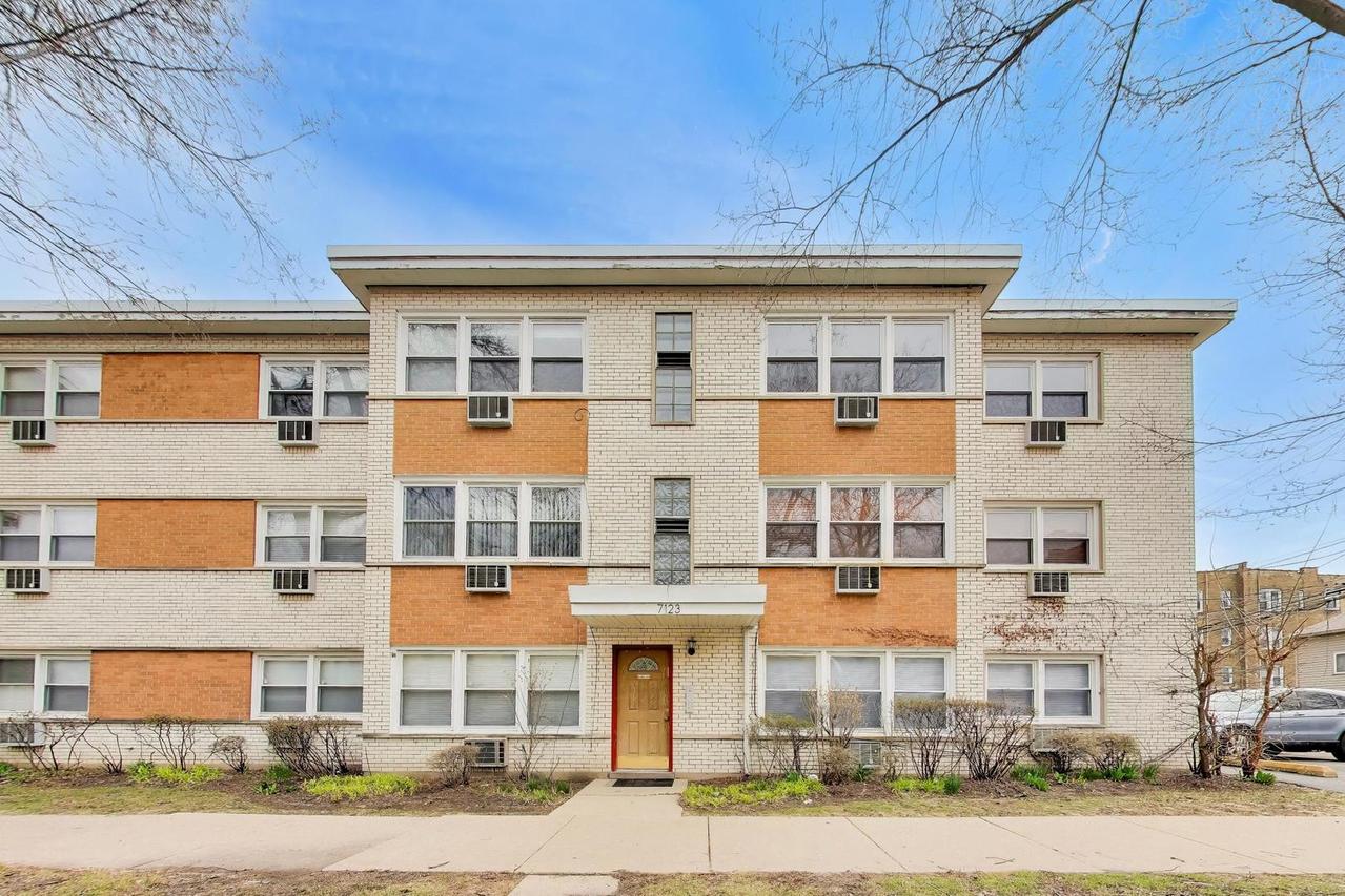 7123 N Damen Ave. #6E, Chicago, IL 60645