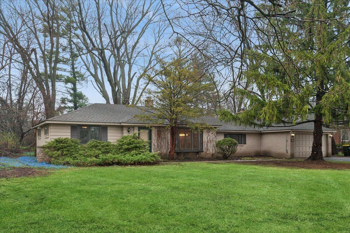 306 Lonsdale Rd., Prospect Heights, IL 60070