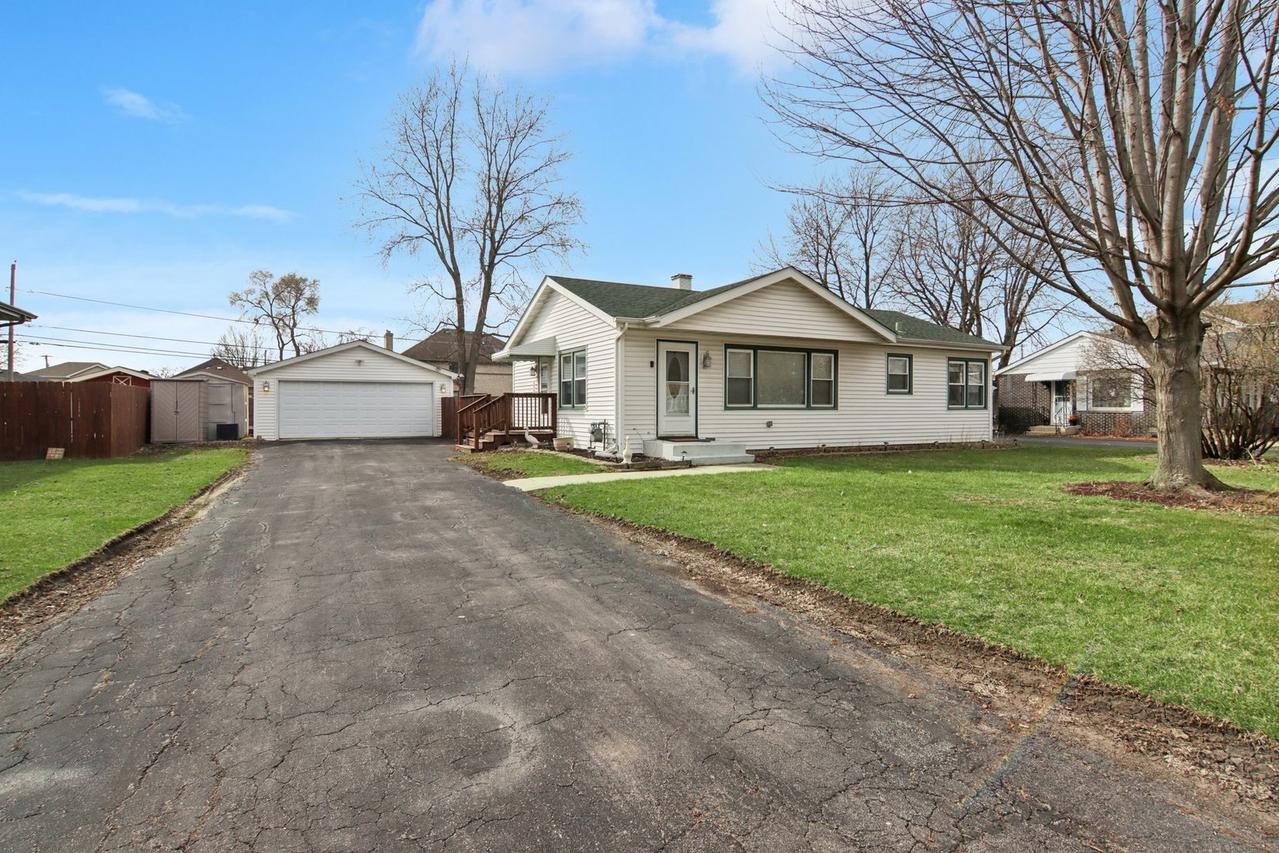 7416 S Thomas Ave., Bridgeview, IL 60455