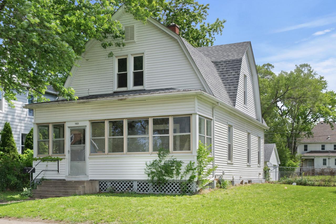 1023 16th St., Rock Island, IL 61201