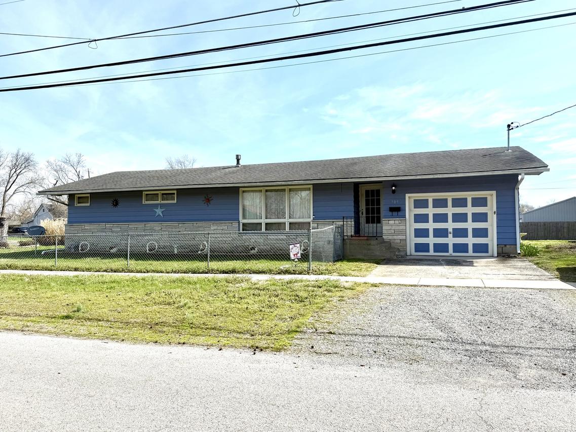 909 N Washington St., Marion, IL 62959