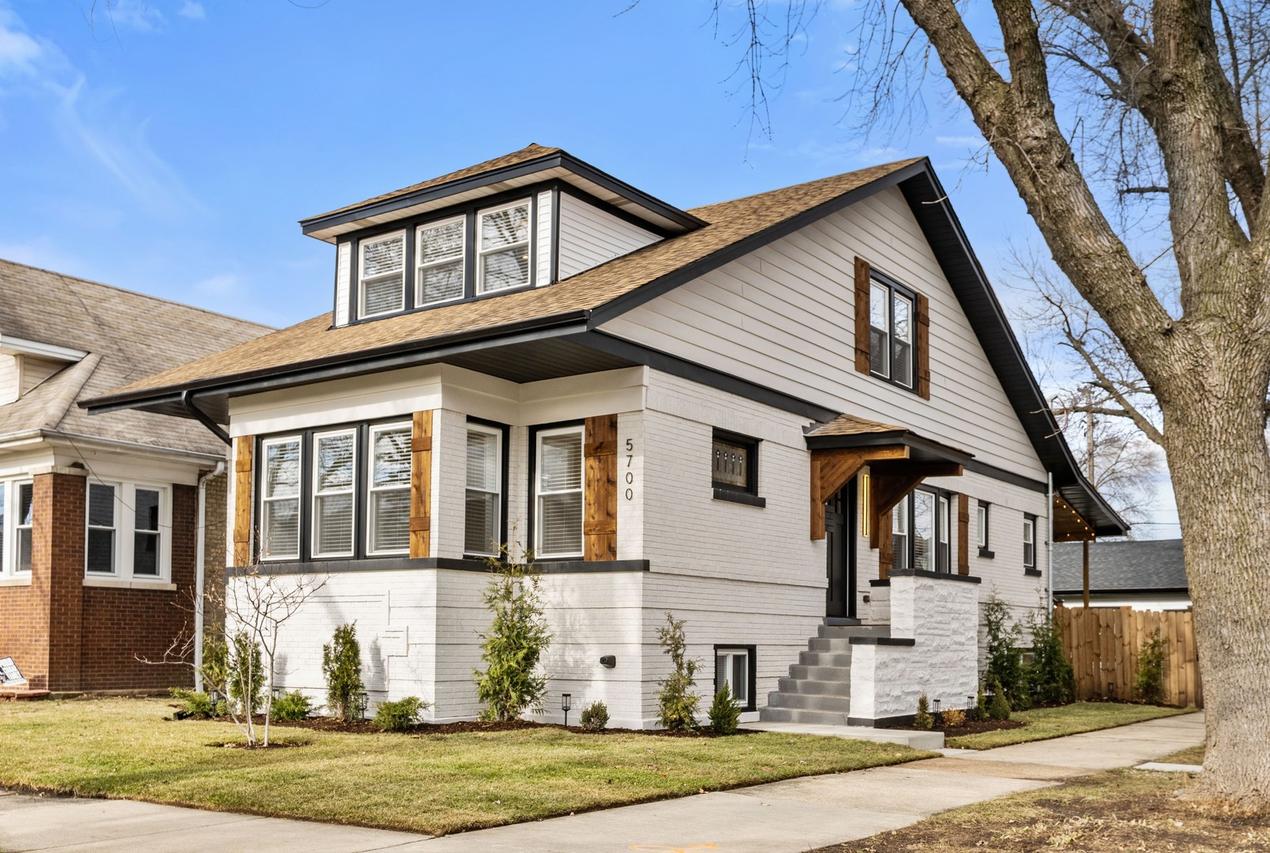 5700 W Grace St., Chicago, IL 60634