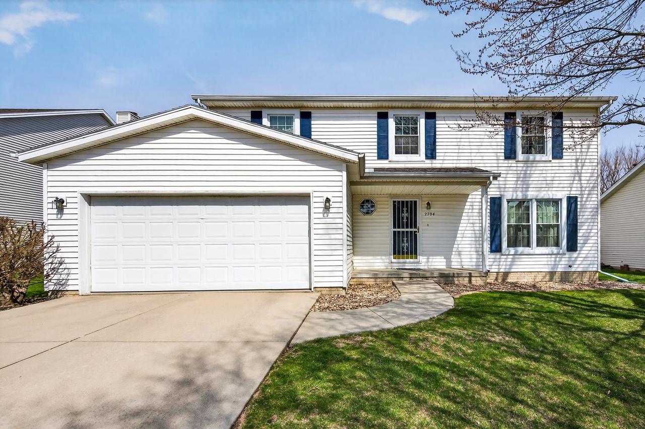 2704 Brighton Ln., Bloomington, IL 61704