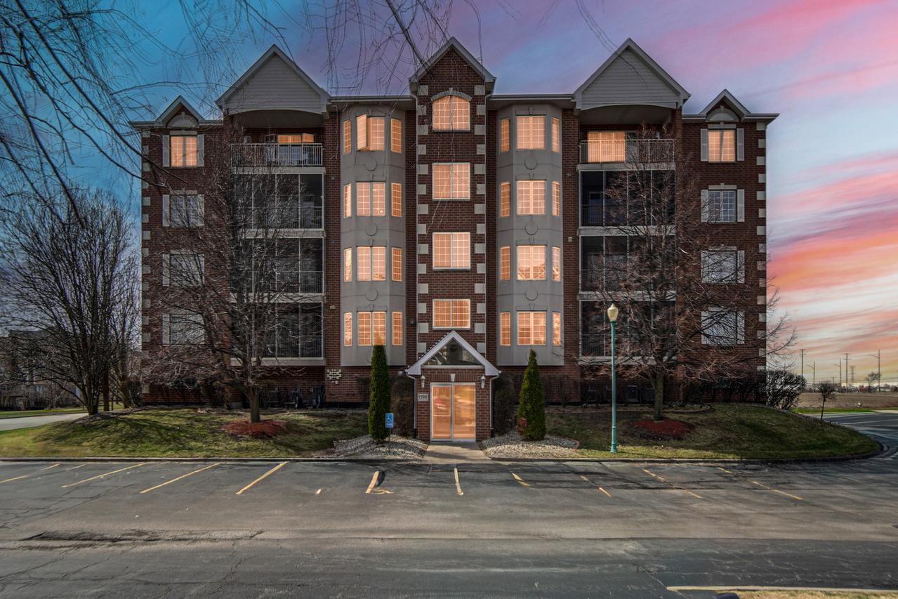 7722 Greenway Blvd. #3SE, Tinley Park, IL 60487