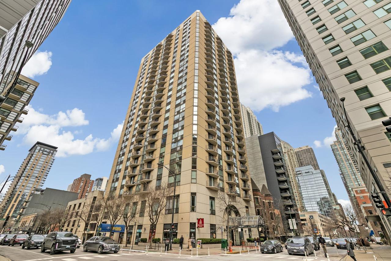70 W Huron St. #1907, Chicago, IL 60610