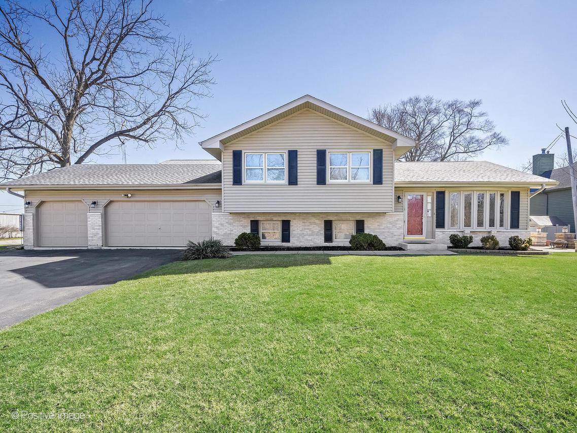 27W015 Manchester Rd., Winfield, IL 60190