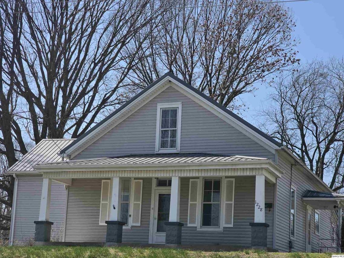 1228 S 12th St., Quincy, IL 62301