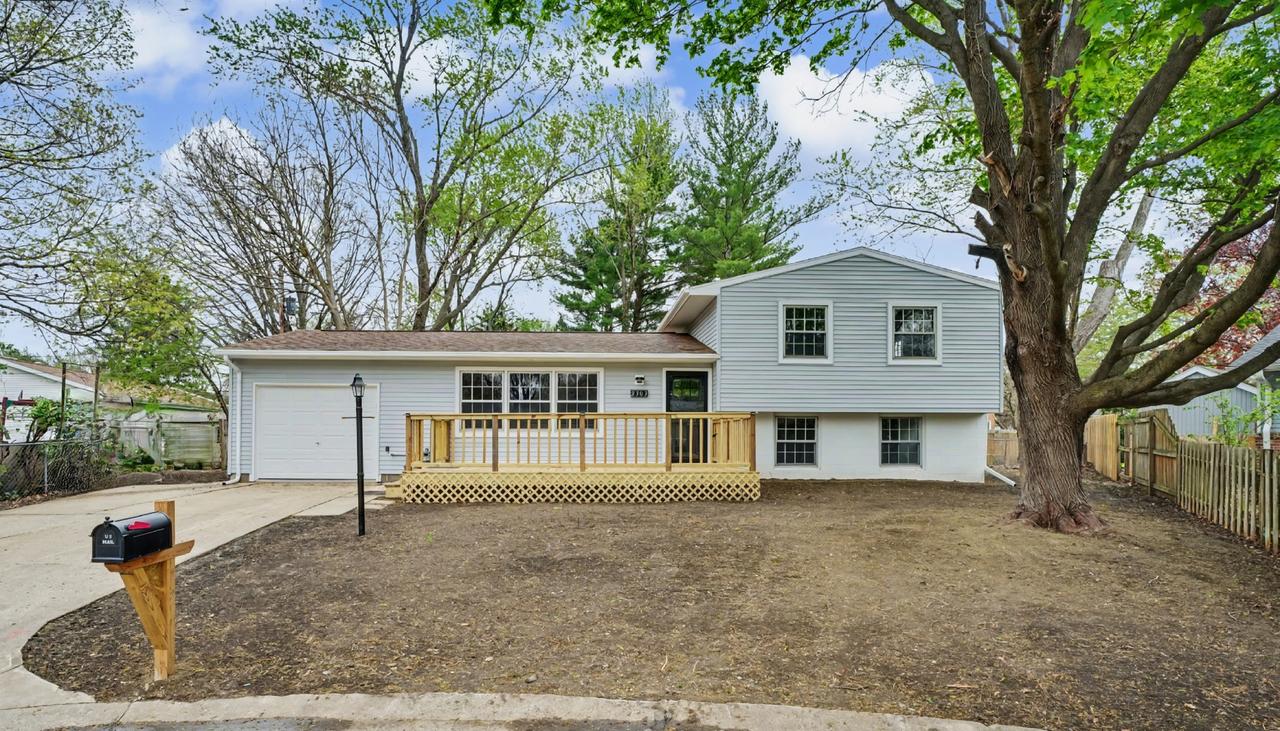 2303 Brookhaven Dr., Champaign, IL 61821