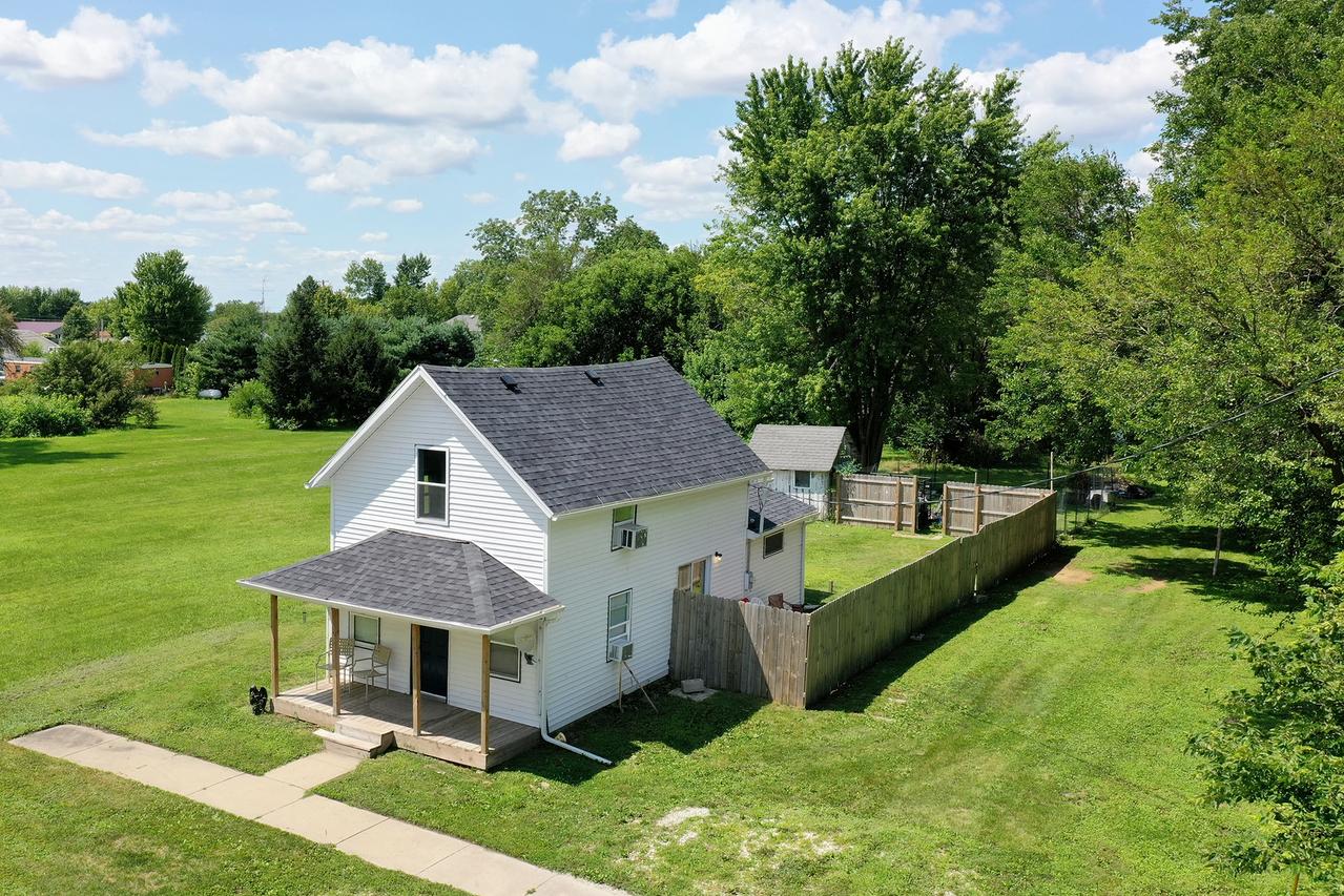 1506 E 2710n Rd., Clifton, IL 60927