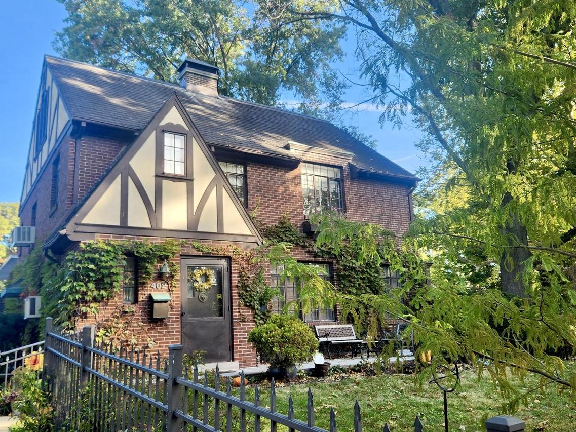 402 W Iowa St., Urbana, IL 61801