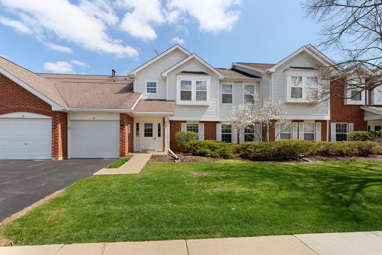 207 Norfolk Ct. #3, Roselle, IL 60172