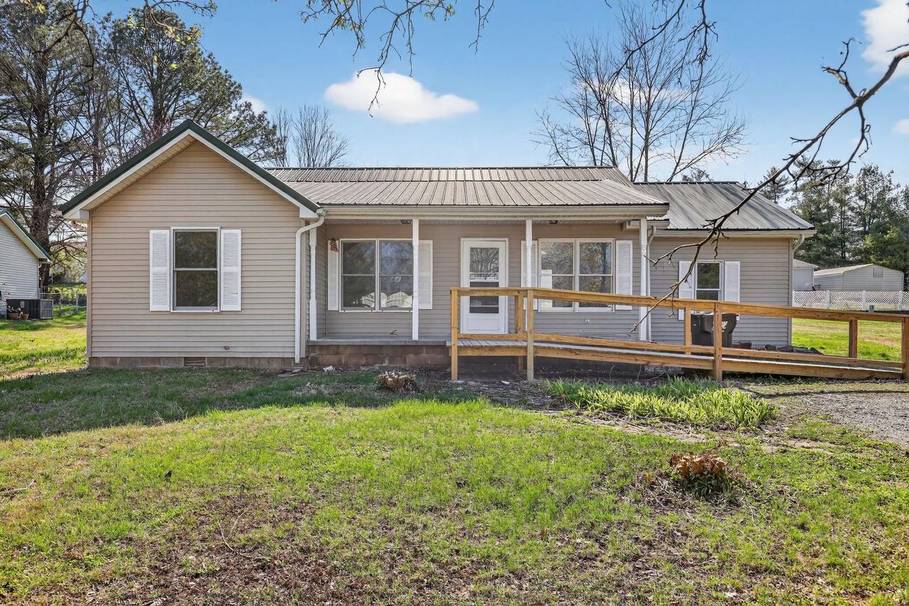 109 Illini Ct., Vienna, IL 62995