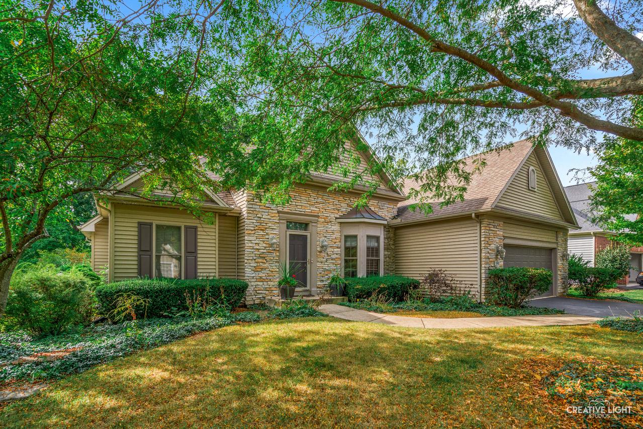 359 Johnson Woods Dr., Batavia, IL 60510