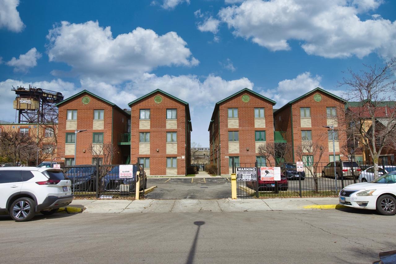 [Address Hidden by Seller], Chicago, IL 60616