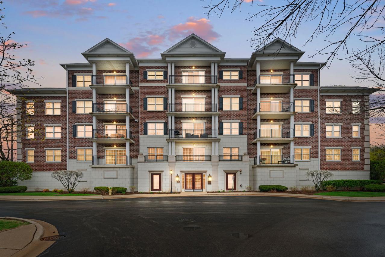 400 Mcdaniels Cir. #405, Clarendon Hills, IL 60514