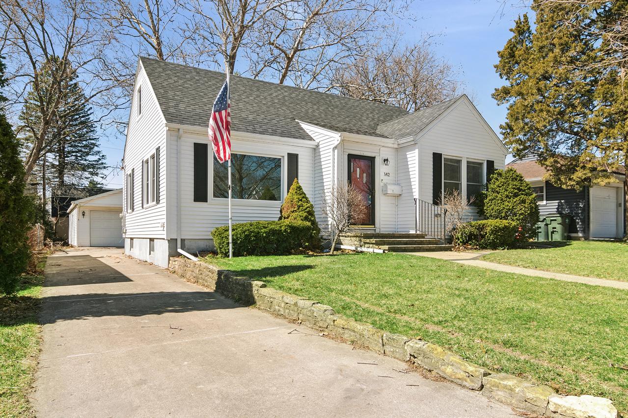 142 S Fremont St., Palatine, IL 60067