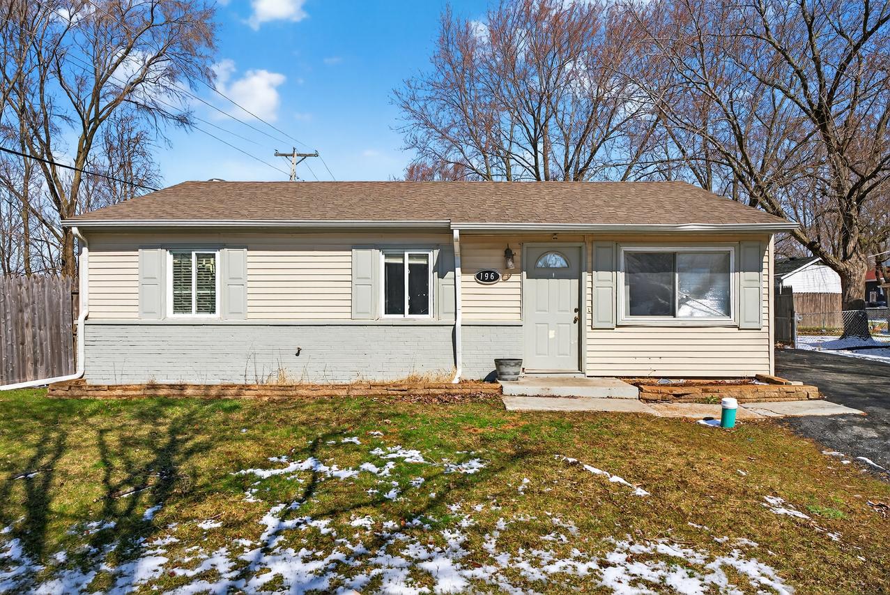 196 Hadleigh Rd., Bolingbrook, IL 60440