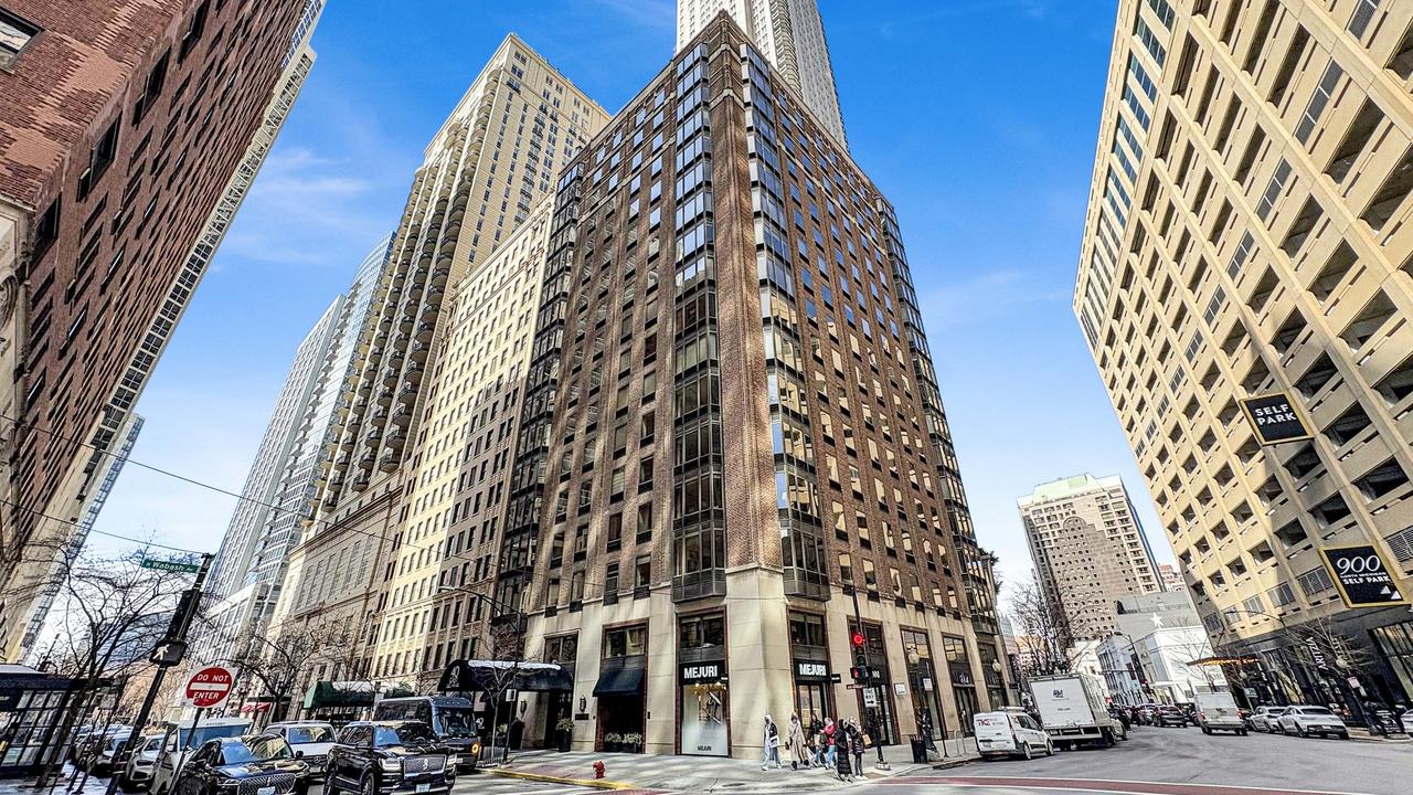 40 E Delaware Pl. #1701, Chicago, IL 60611