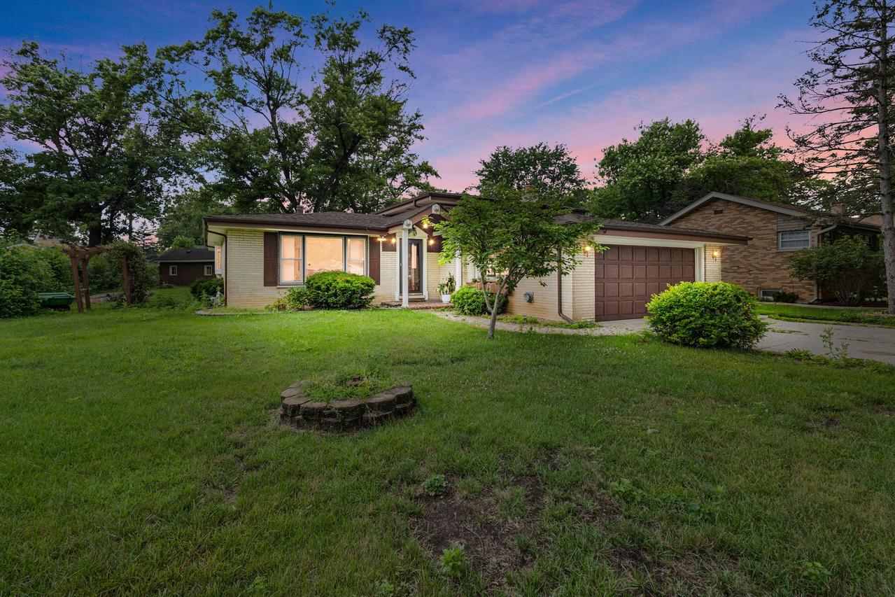 13064 S 71st Ave., Palos Heights, IL 60463