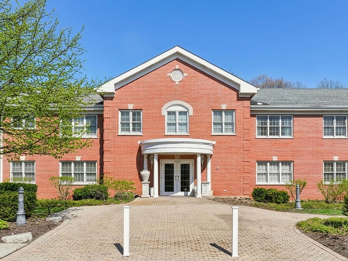 1234 Depot St. #105, Glenview, IL 60025