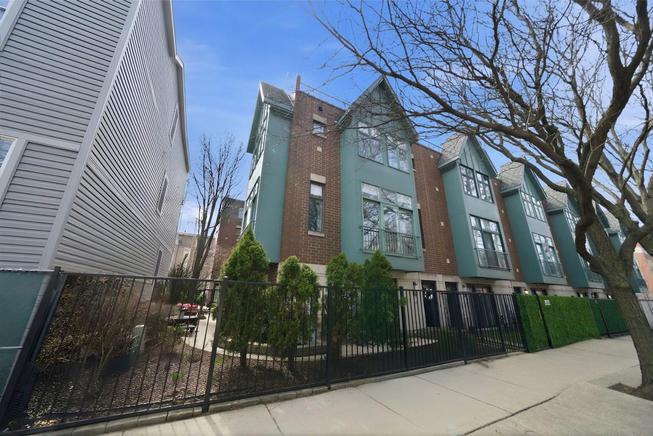 [Address Hidden by Seller], Chicago, IL 60614