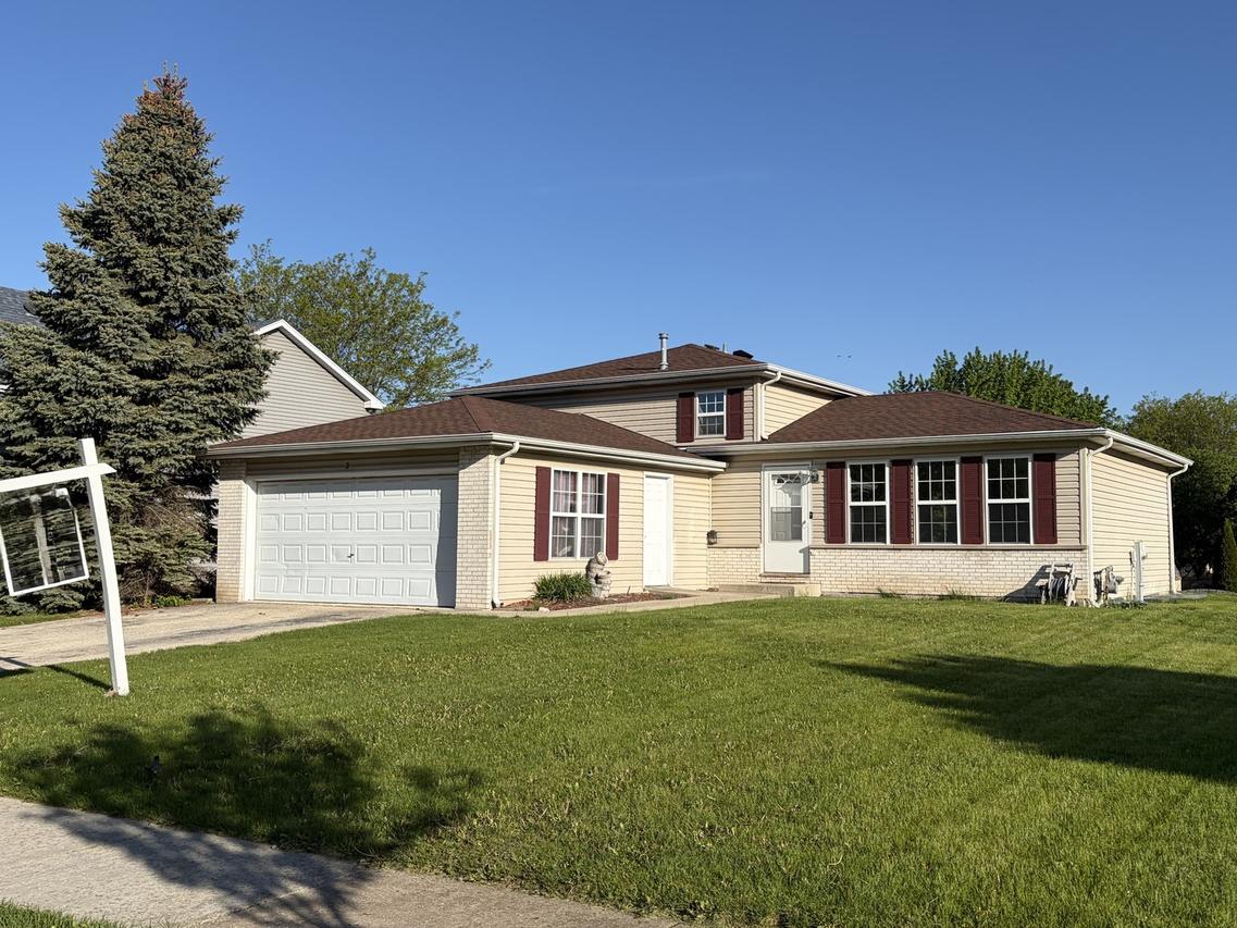 2 Beaver Creek Ct., Bolingbrook, IL 60490