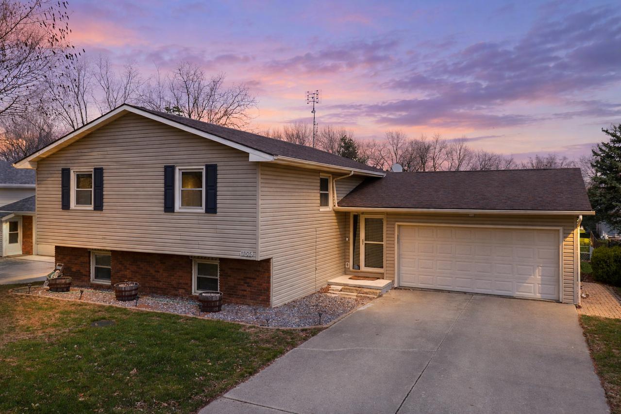 1305 Nicki Dr., Bloomington, IL 61704