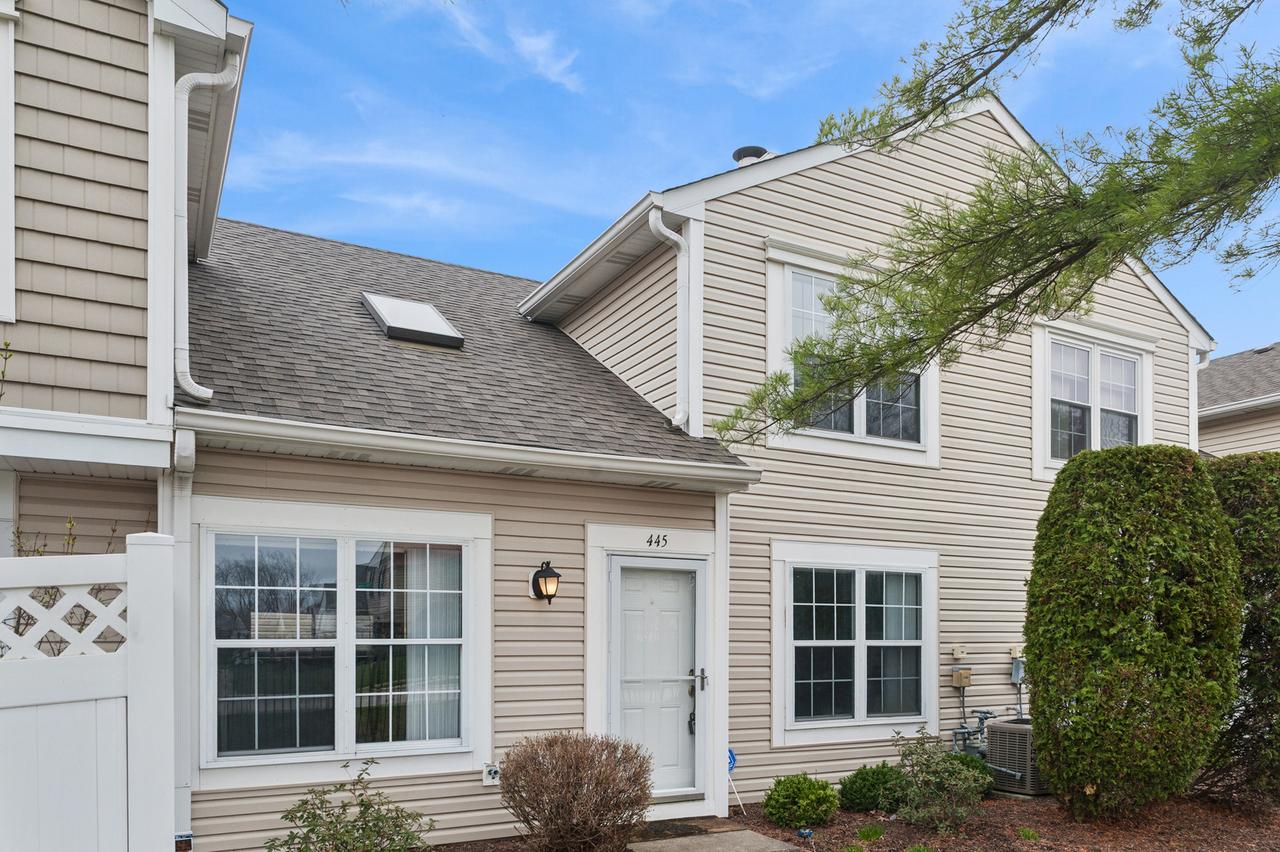 445 Le Parc Cir., Buffalo Grove, IL 60089