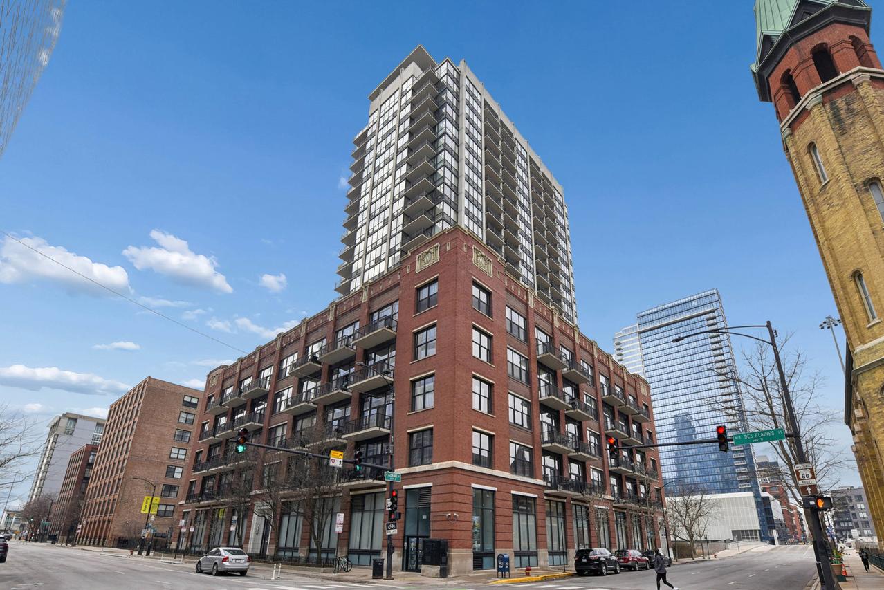 210 S Des Plaines St. #602, Chicago, IL 60661