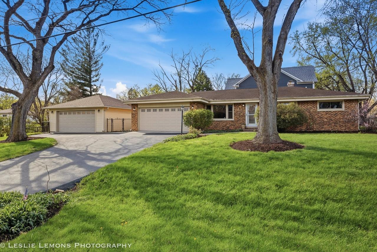 3S328 Juniper Ln., Glen Ellyn, IL 60137