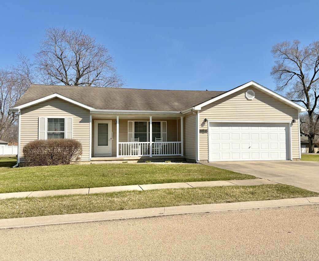 2100 Fox Chase Dr., Ottawa, IL 61350