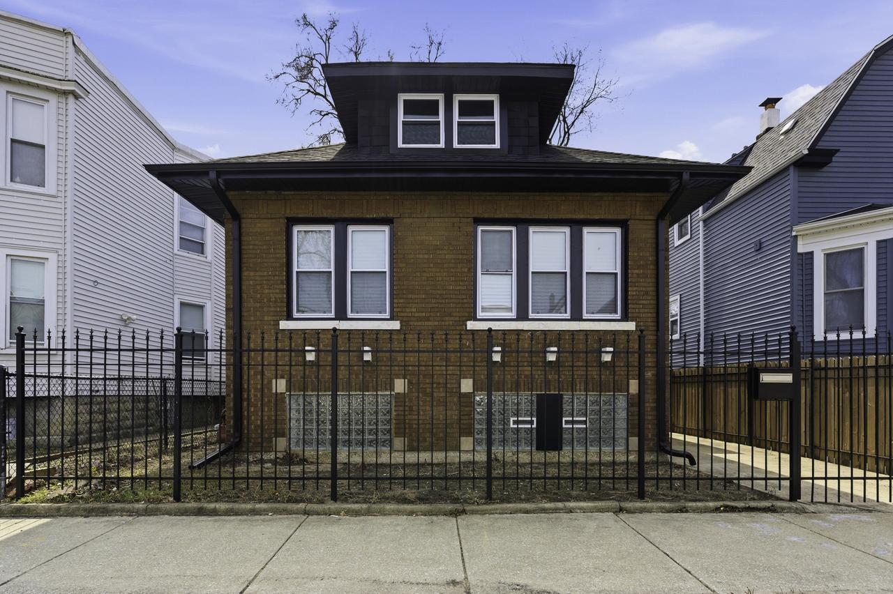 4833 W Potomac Ave., Chicago, IL 60651