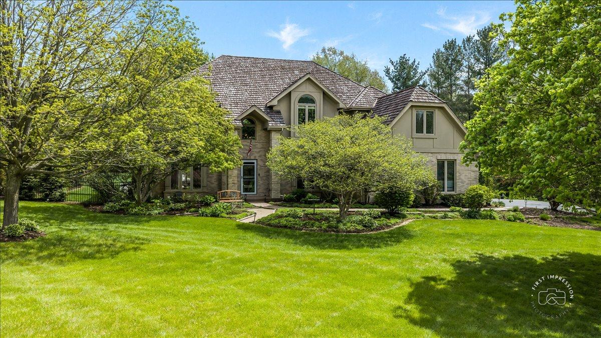 4N589 High Meadow Rd., St. Charles, IL 60175