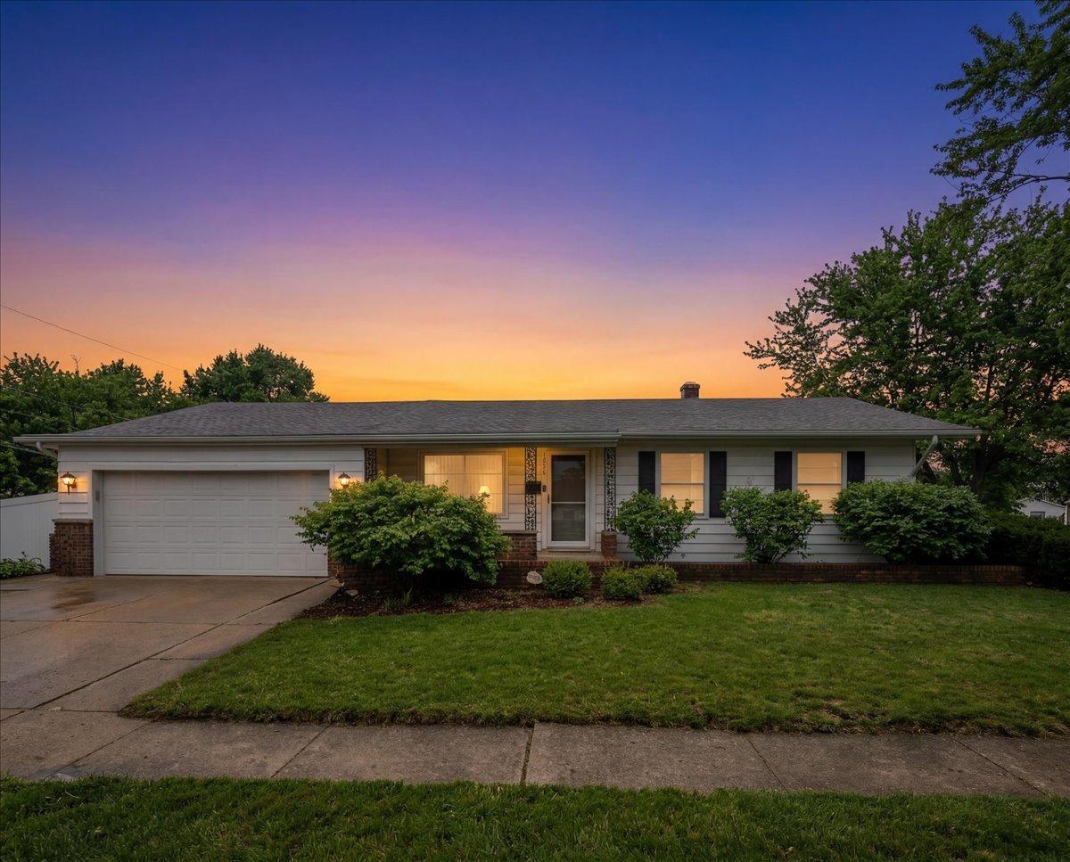 1114 Brentwood Pl., Joliet, IL 60435