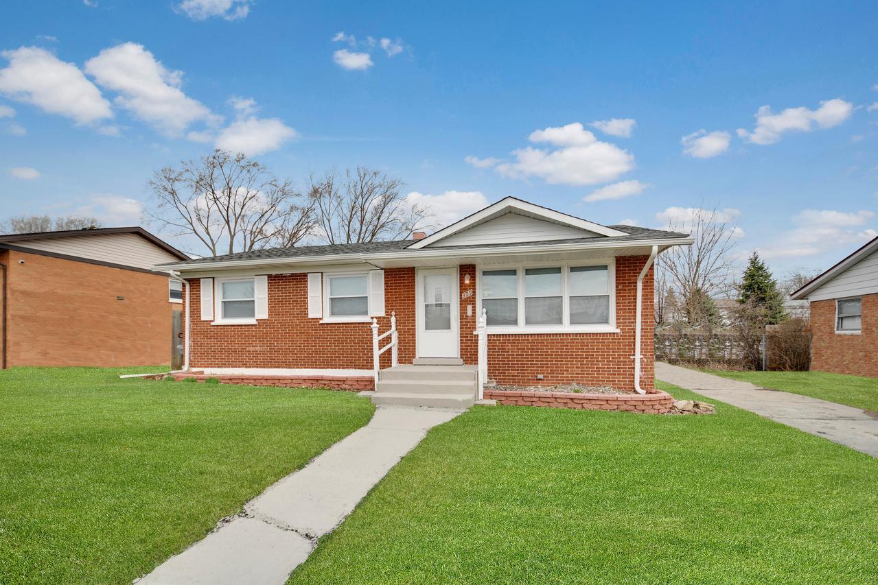 379 Hickory St., Chicago Heights, IL 60411