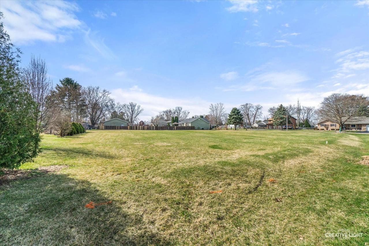 561 Lasalle Dr., Somonauk, IL 60552