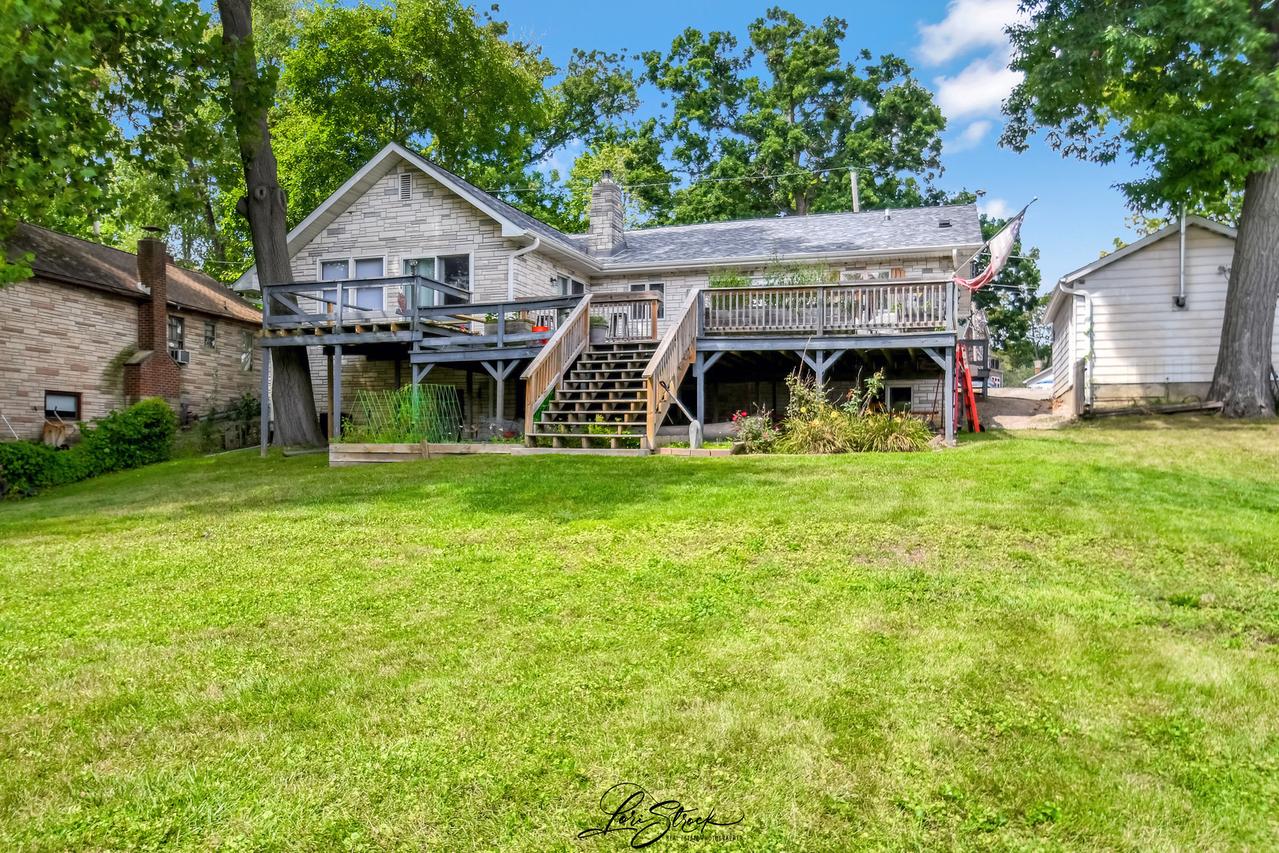 38871 N Lakeview Ave., Antioch, IL 60002