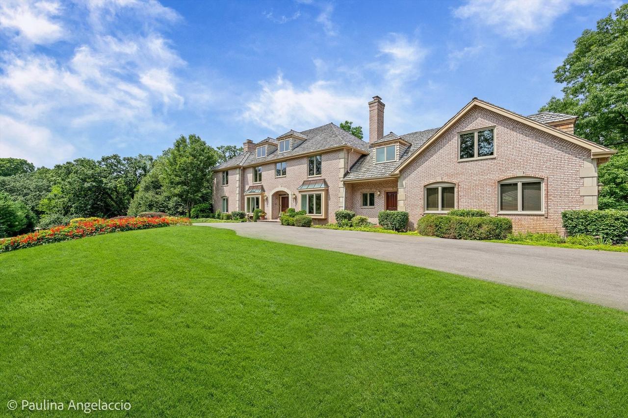 3 Far Hills Rd., Barrington Hills, IL 60010