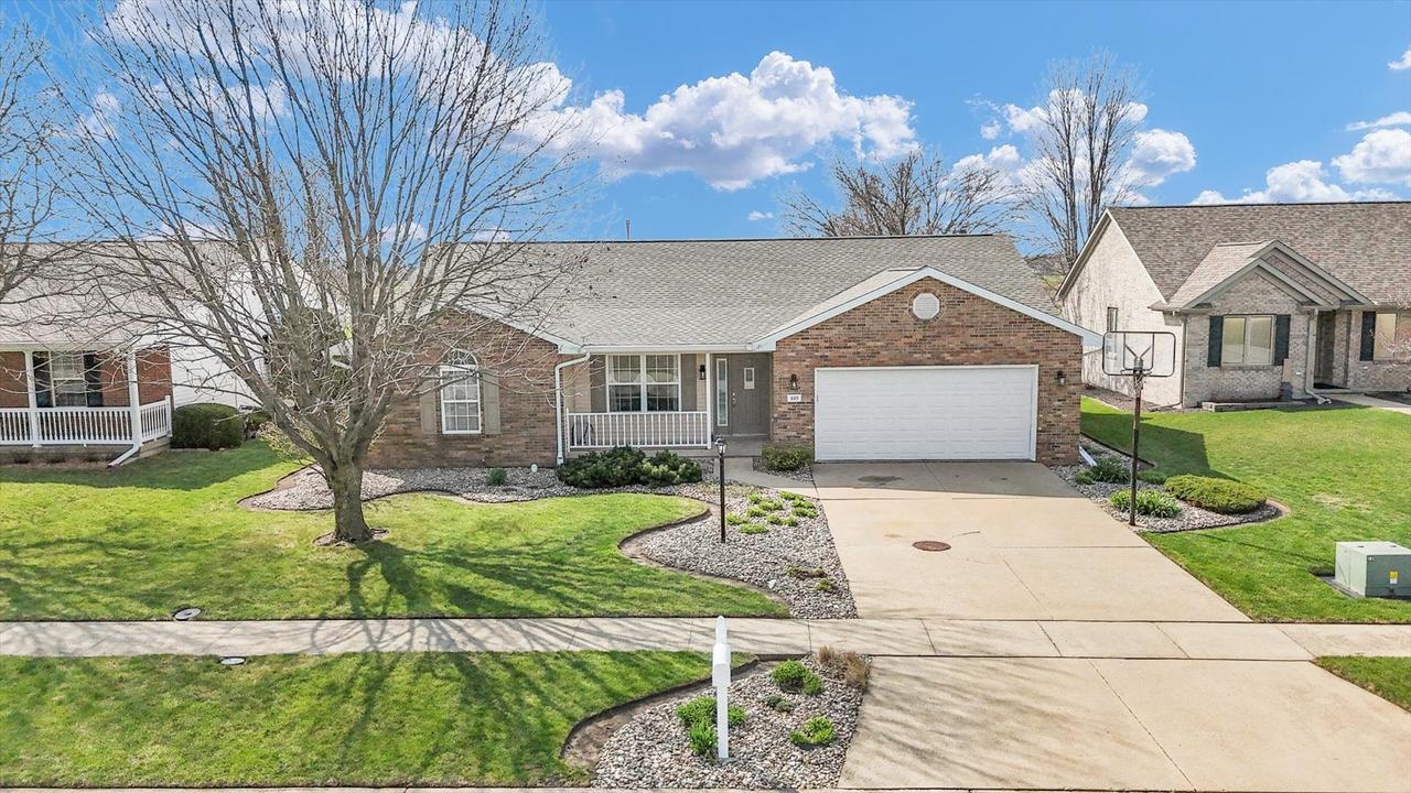 609 Pheasant Run Rd., Tuscola, IL 61953