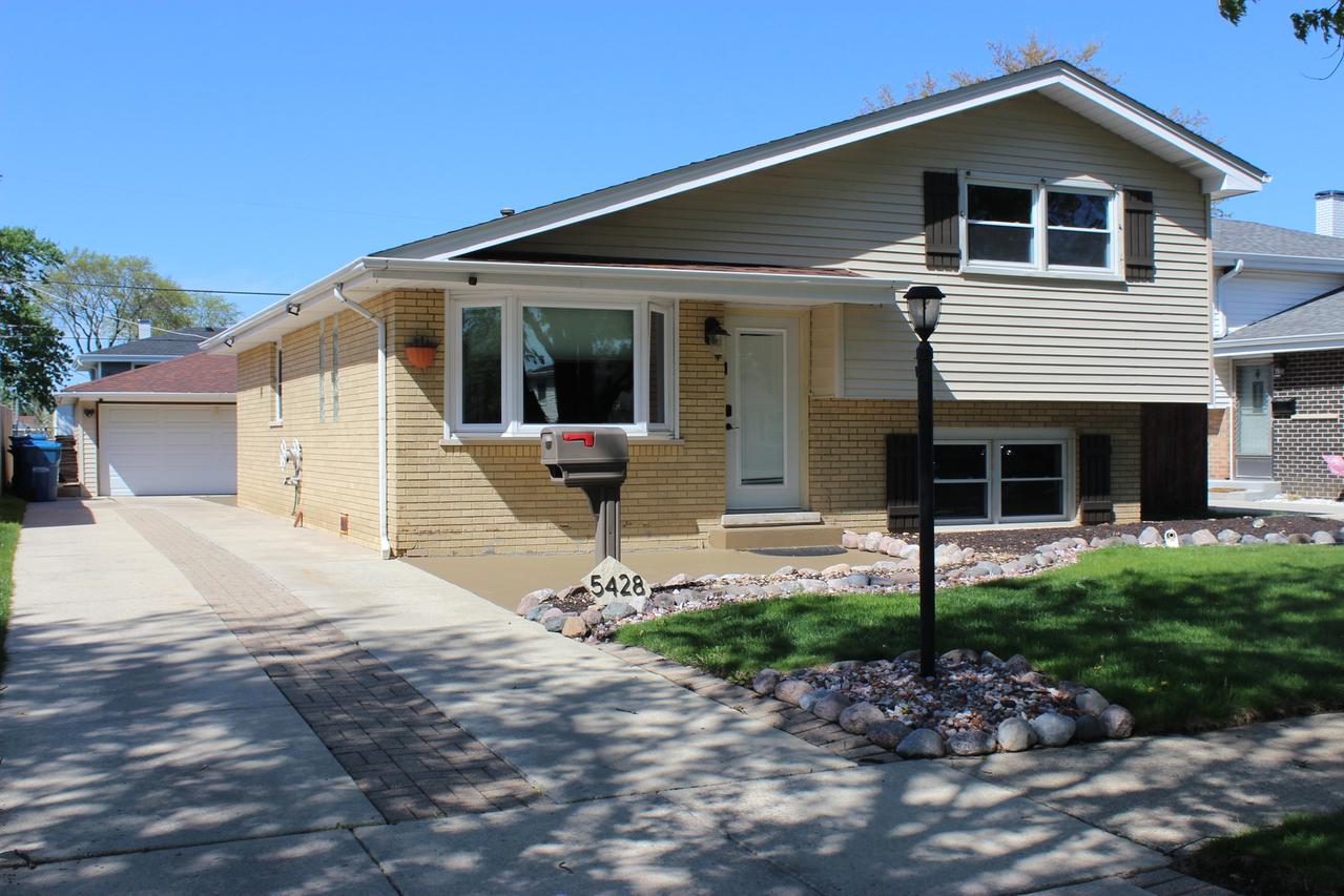 5428 138th St., Crestwood, IL 60418