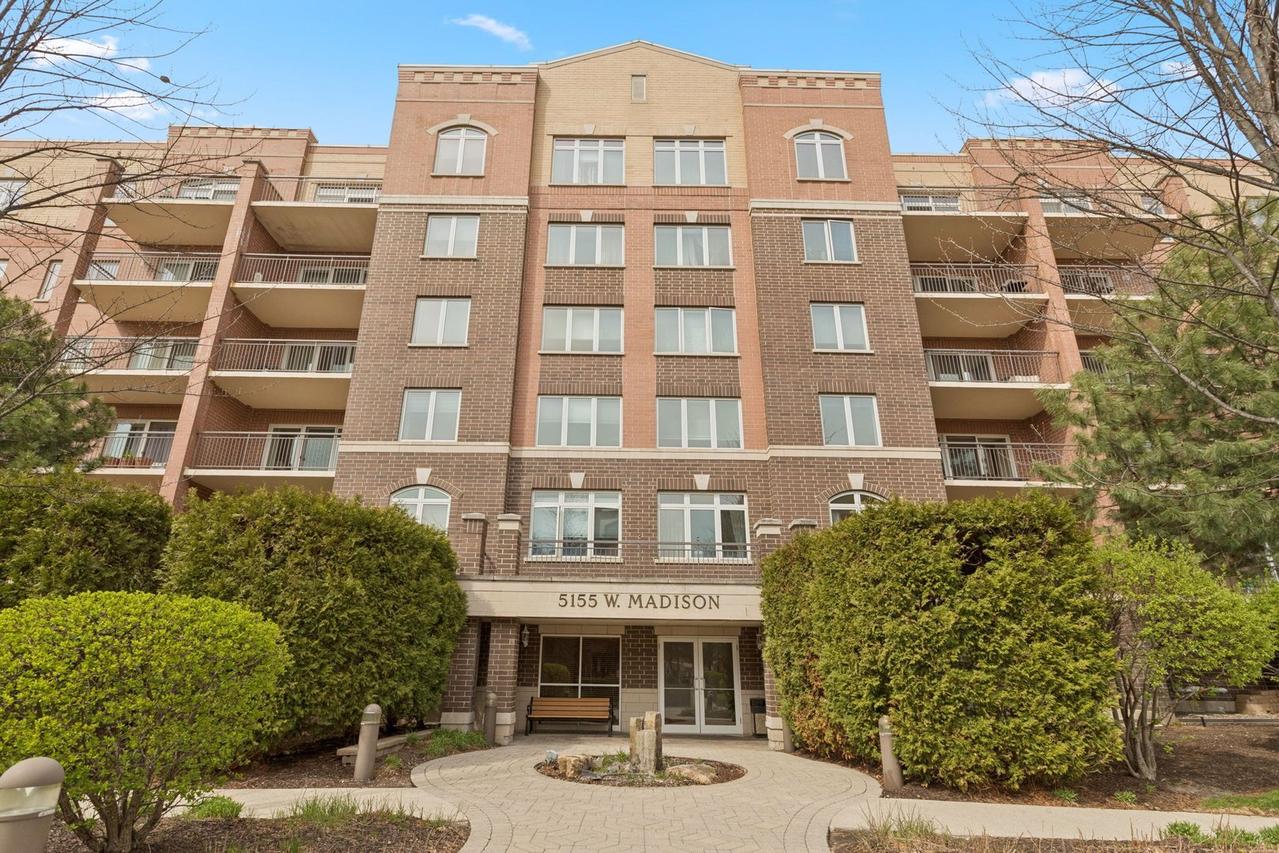 5155 Madison St. #3-208, Skokie, IL 60077
